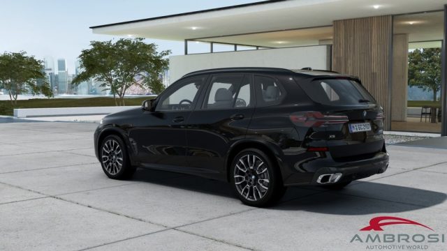 BMW X5 M60i xDrive - foto 2 di 4