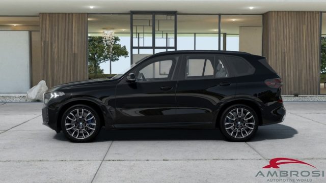 BMW X5 M60i xDrive - foto 3 di 4