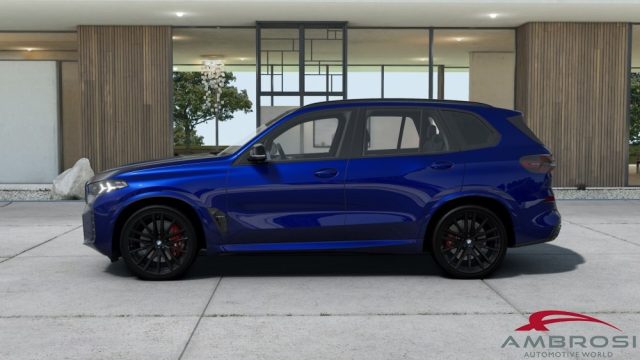 BMW X5 M60i xDrive - foto 3 di 4