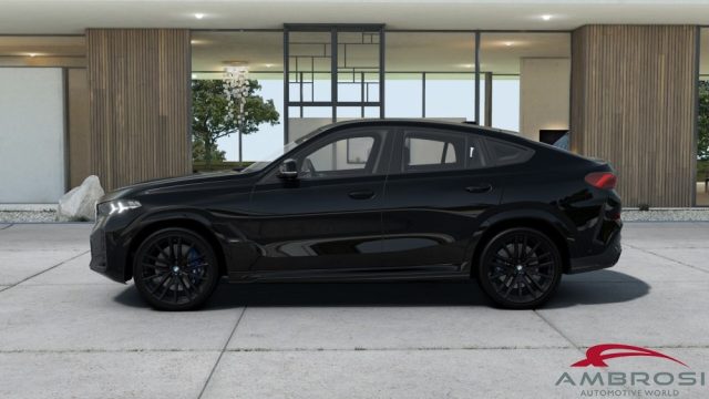 BMW X6 M60i xDrive - foto 3 di 4