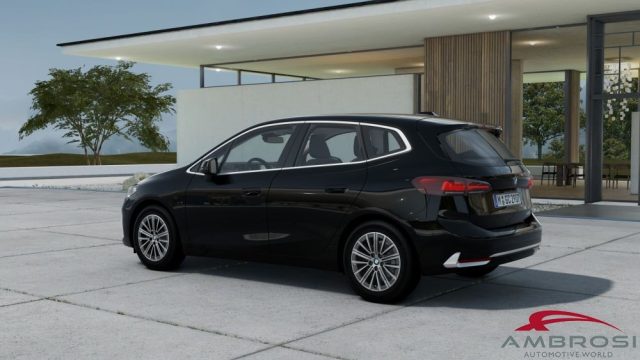 BMW 220 Serie 2 i Active Tourer Luxury - foto 2 di 4