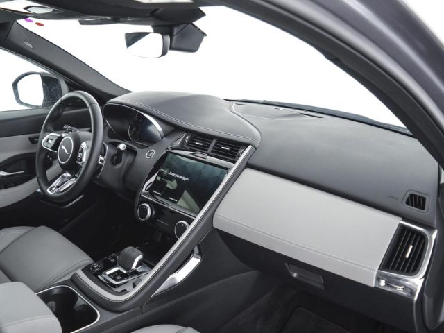 Jaguar E-Pace E PACE 2.0D I4 163 CV AWD Auto R-Dynamic SE - foto 3 di 4