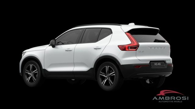 Volvo XC40 B3 Mild hybrid Benzina Plus - foto 3 di 4