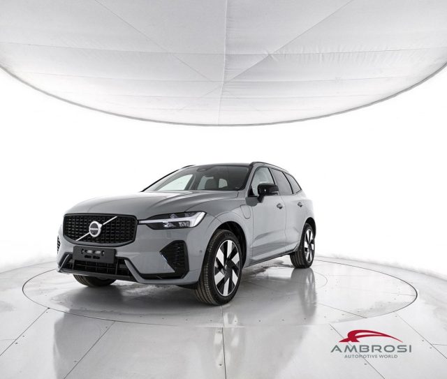 Volvo XC60 T6 AWD Plug-in hybrid Elettrica/Benzina Ultra Dark nuovo a CORCIANO