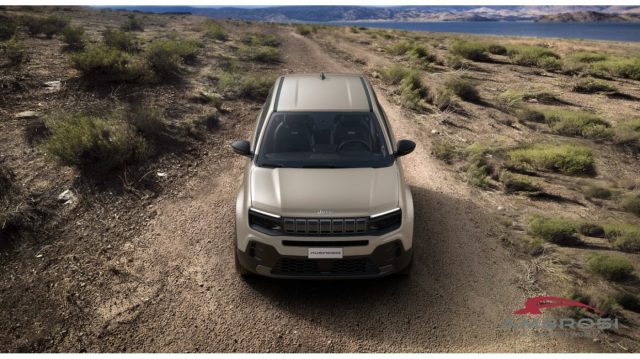 Jeep Avenger Benzina Longitude - foto 4 di 4