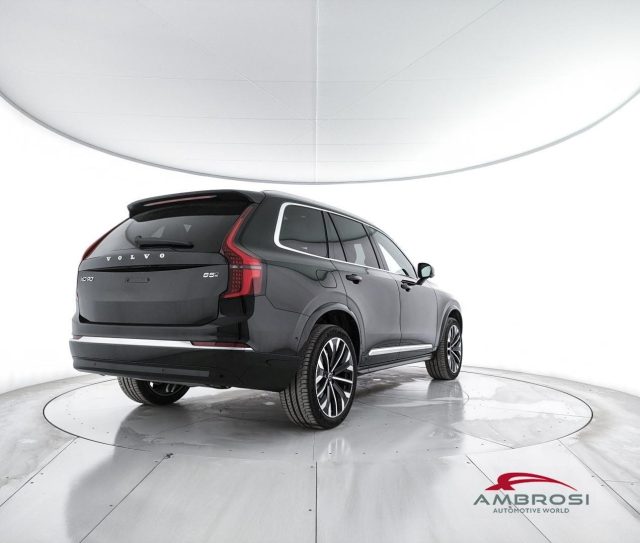 Volvo XC90 B5 AWD Mild hybrid Benzina Ultra Dark 7 Sedili - foto 3 di 4