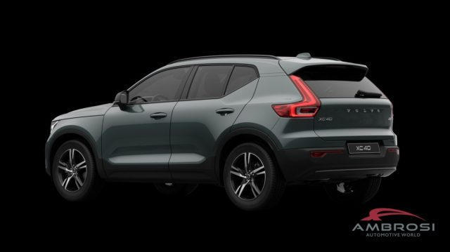 Volvo XC40 B3 Mild hybrid Benzina Plus Dark - foto 3 di 4