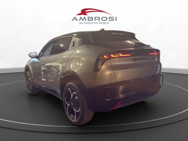 Alfa Romeo Junior My25 Ibrida Q4 - foto 4 di 4