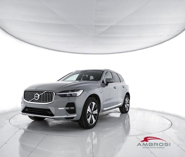 Volvo XC60 T6 AWD Plug-in hybrid Elettrica/Benzina Essential nuovo a CORCIANO