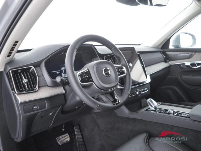 Volvo XC90 T8 AWD ibrido plug-in Elettrica/Benzina Ultra Dark - foto 4 di 4