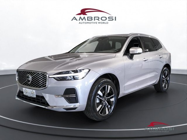 Volvo XC60 B5 AWD Mild hybrid Benzina Plus Bright nuovo a CORCIANO