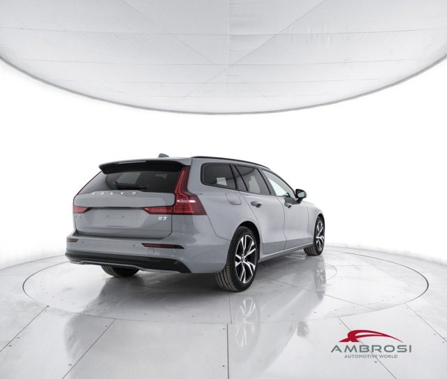 Volvo V60 B4 Mild hybrid Benzina Plus Dark - foto 3 di 4