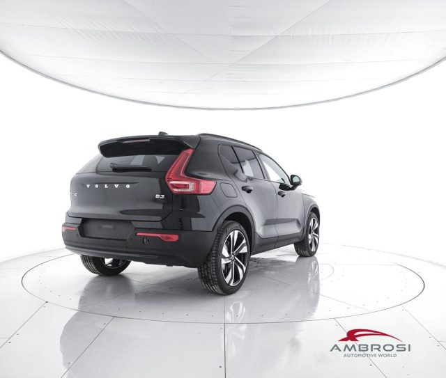 Volvo XC40 B3 Mild hybrid Benzina Ultra Dark - foto 3 di 4