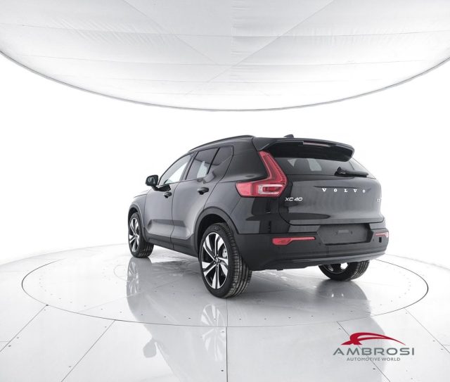 Volvo XC40 B3 Mild hybrid Benzina Ultra Dark - foto 4 di 4