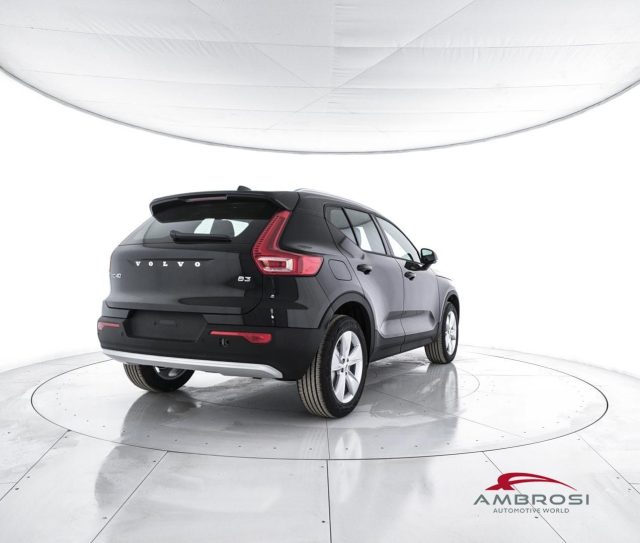 Volvo XC40 B3 Mild hybrid Benzina Core - foto 3 di 4