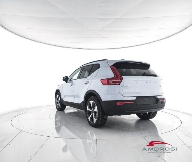 Volvo XC40 B3 Mild hybrid Benzina Plus Dark - foto 4 di 4