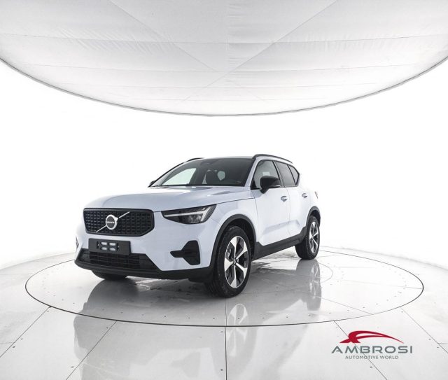 Volvo XC40 B3 Mild hybrid Benzina Plus Dark nuovo a CORCIANO