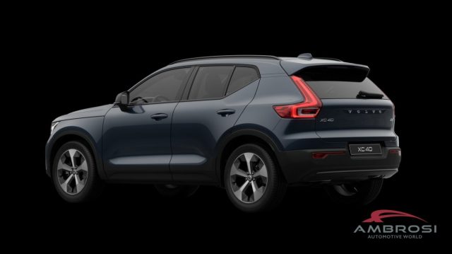 Volvo XC40 B3 Mild hybrid Benzina Plus Dark - foto 3 di 4