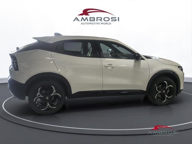 Alfa Romeo Junior Ibrida 1.2 145cv - foto 2 di 4