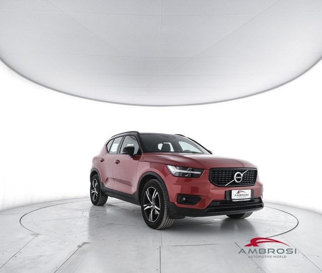 Volvo XC40 D3 Geartronic R-design - foto 2 di 15