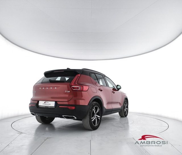 Volvo XC40 D3 Geartronic R-design - foto 3 di 15