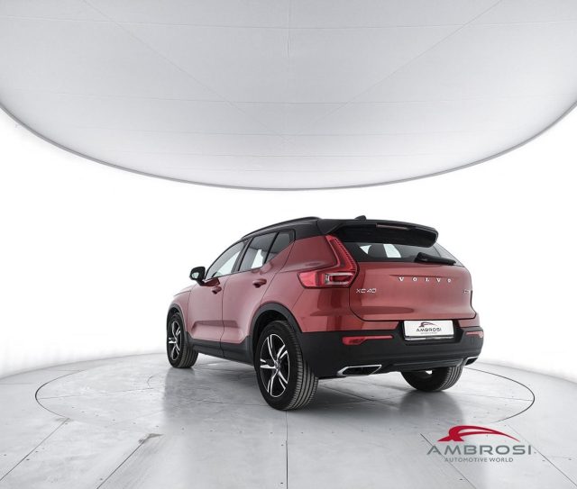 Volvo XC40 D3 Geartronic R-design - foto 4 di 15