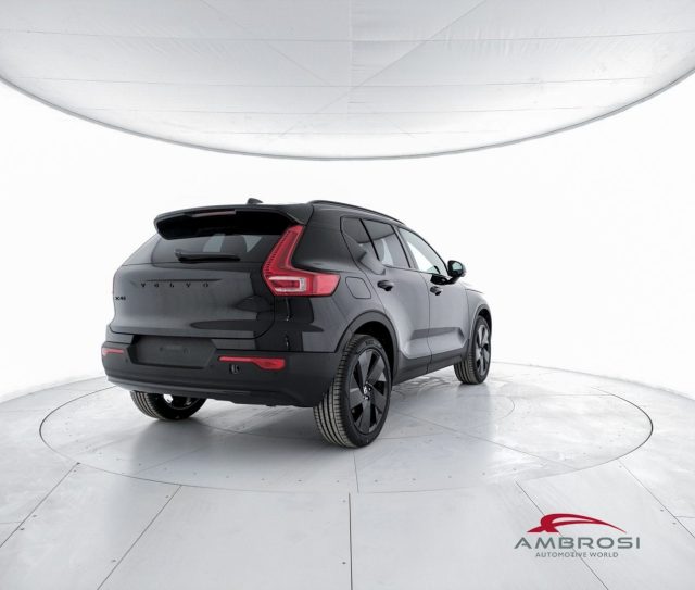 Volvo XC40 Black Edition B3 Mild hybrid Benzina Plus - foto 3 di 4