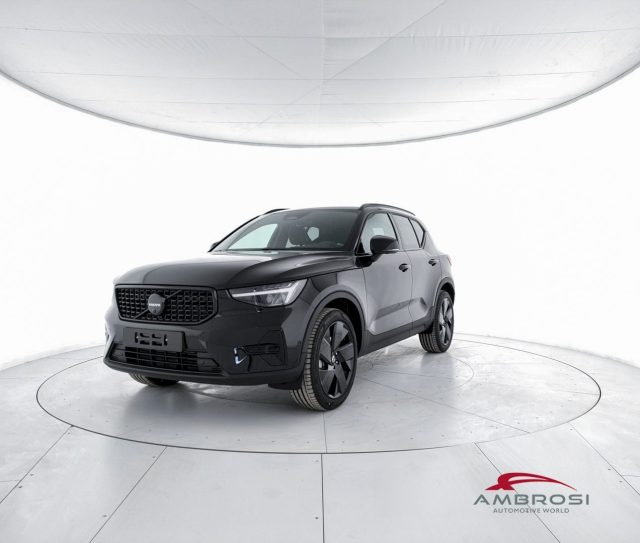 Volvo XC40 Black Edition B3 Mild hybrid Benzina Plus nuovo a CORCIANO
