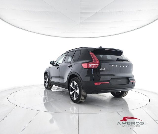 Volvo XC40 B3 Mild hybrid Benzina Plus Dark - foto 4 di 4