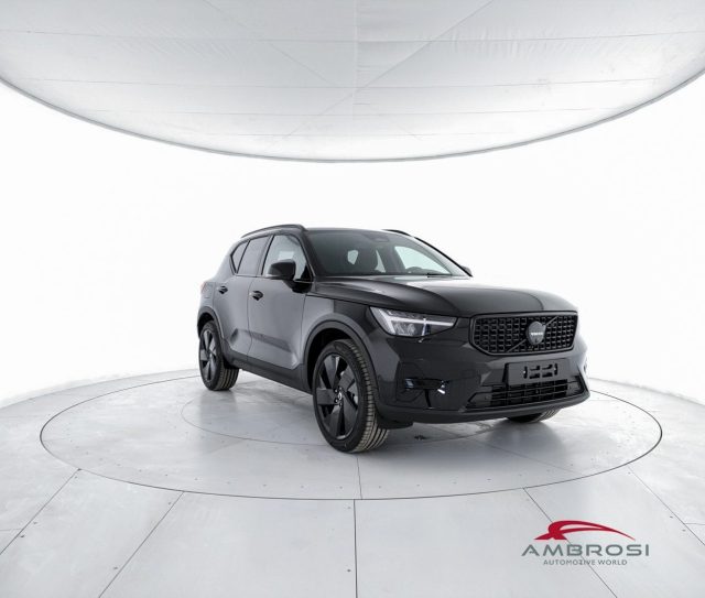 Volvo XC40 Black Edition B3 Mild hybrid Benzina Ultra - foto 2 di 4