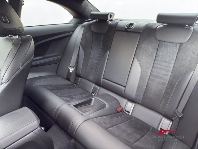 BMW 220 Serie 2 i Coupe MSport auto - foto 2 di 4