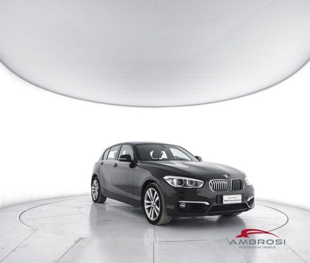 BMW 118 Serie 1 d 5p. Urban - foto 3 di 4
