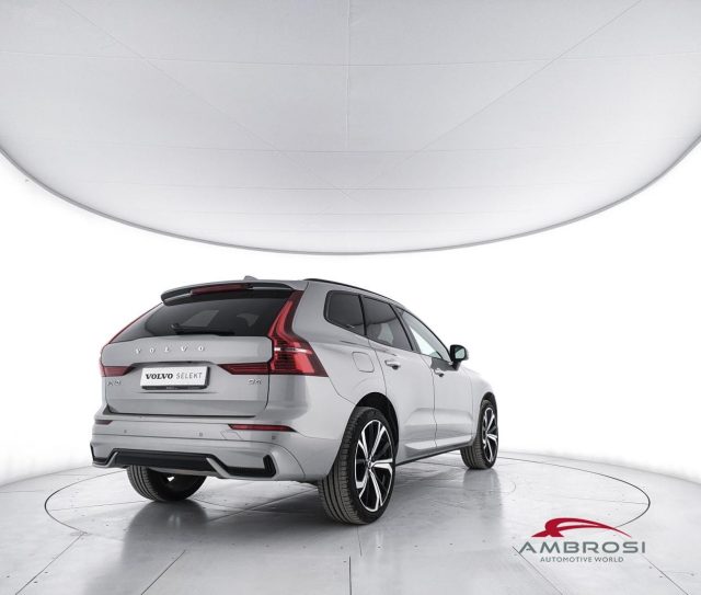 Volvo XC60 2.0 b4 Plus Dark auto - foto 4 di 4
