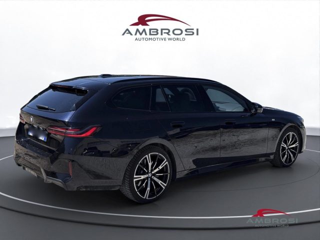 BMW 520 Serie 5 d 48V xdrive MSport Pro auto touring - foto 3 di 4