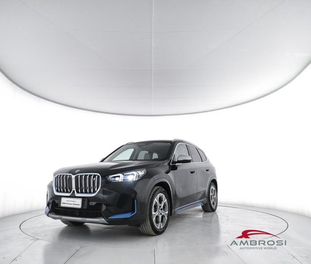 BMW iX1 xDrive30 xLine Comfort Travel package usato a CORCIANO