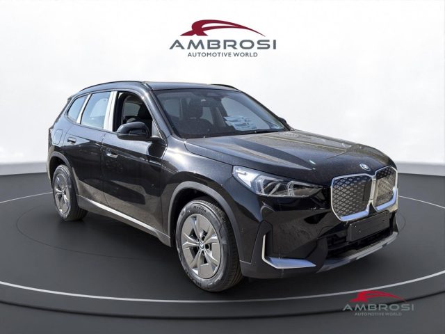BMW iX1 eDrive20 Premium Package - foto 2 di 4