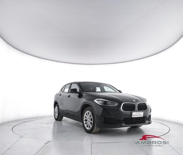 BMW X2 sDrive18i Advantage auto - foto 2 di 4