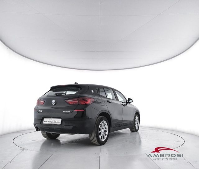 BMW X2 sDrive18i Advantage auto - foto 3 di 4