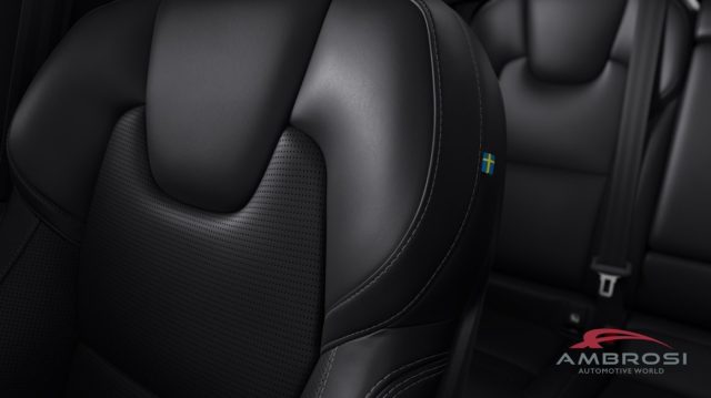 Volvo XC60 T6 AWD Plug-in hybrid Elettrica/Benzina Ultra Dark nuovo a CORCIANO
