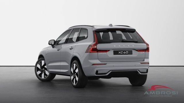 Volvo XC60 T6 AWD Plug-in hybrid Elettrica/Benzina Ultra Dark - foto 3 di 4