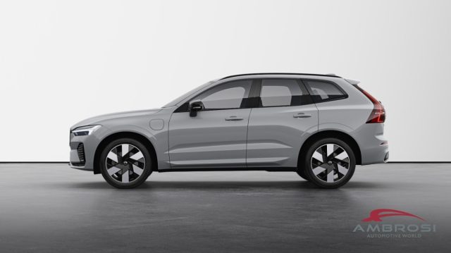 Volvo XC60 T6 AWD Plug-in hybrid Elettrica/Benzina Ultra Dark - foto 2 di 4