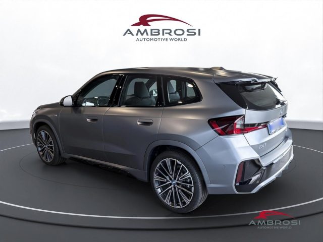 BMW iX1 M sport Premium package - foto 4 di 15