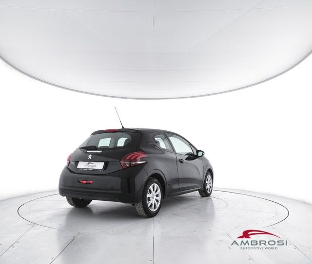 Peugeot 208 1.2 3 porte Active - foto 3 di 4