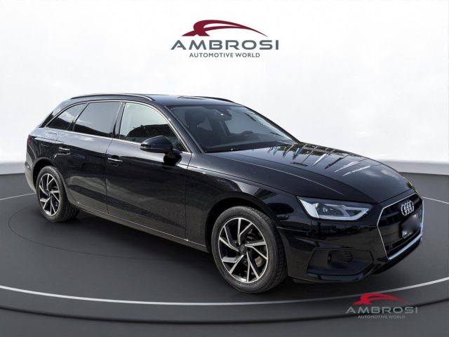 Audi A4 Avant 30 2.0 tdi 136cv s-tronic - PER OPERATORI DE - foto 2 di 4