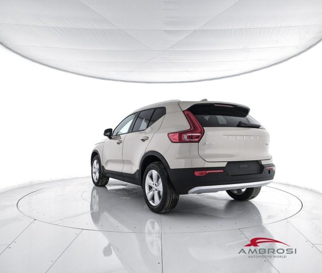 Volvo XC40 B3 Mild hybrid Benzina Core - foto 4 di 4