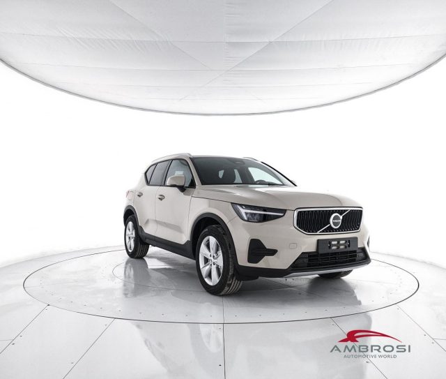 Volvo XC40 B3 Mild hybrid Benzina Core - foto 2 di 4