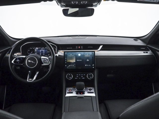 Jaguar F-Pace F PACE 2.0 D 204 CV AWD aut. R-Dynamic SE - foto 4 di 4