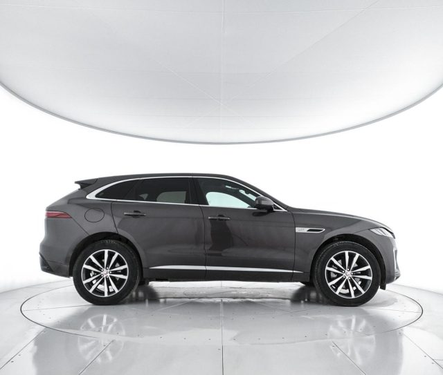 Jaguar F-Pace F PACE 2.0 D 204 CV AWD aut. R-Dynamic SE usato a CORCIANO