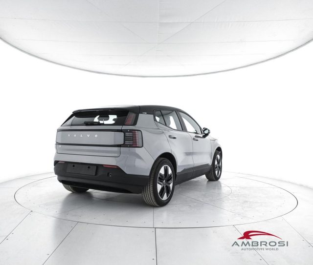 Volvo EX30 Plus Single Motor Extended Range - AUTOCARRO - foto 3 di 4