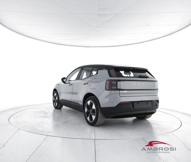 Volvo EX30 Plus Single Motor Extended Range - AUTOCARRO - foto 4 di 4